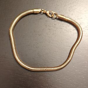 Elegant Gold Bracelet